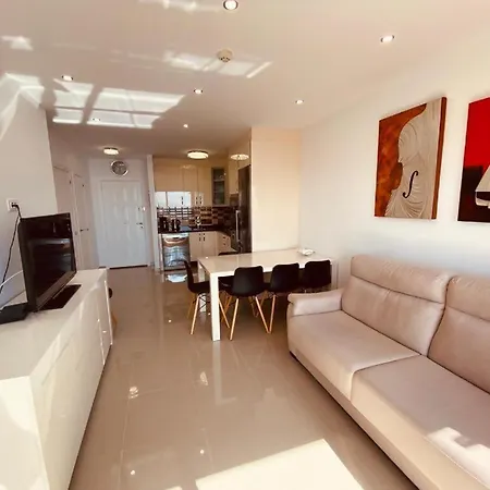 Gold Sunset شقة *